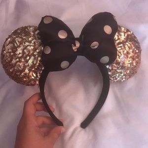Minnie Mouse ears